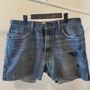 Levi’s 505 Regular Fit Cutoff Jean Shorts size 34• fit like 8/10